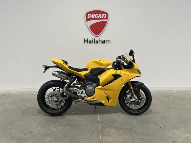 Ducati Panigale V2S, Brand new and Unregistered 2026 model. Giallo Yellow Livery