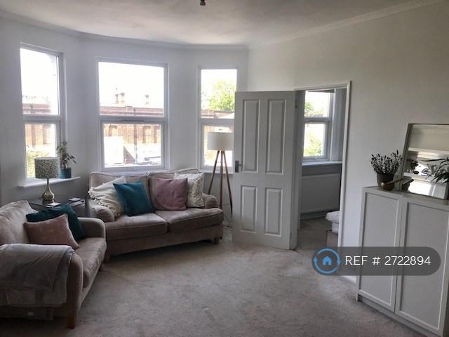 2 bedroom flat in Avenue Park Road, London, SE27 (2 bed) (#2722894)