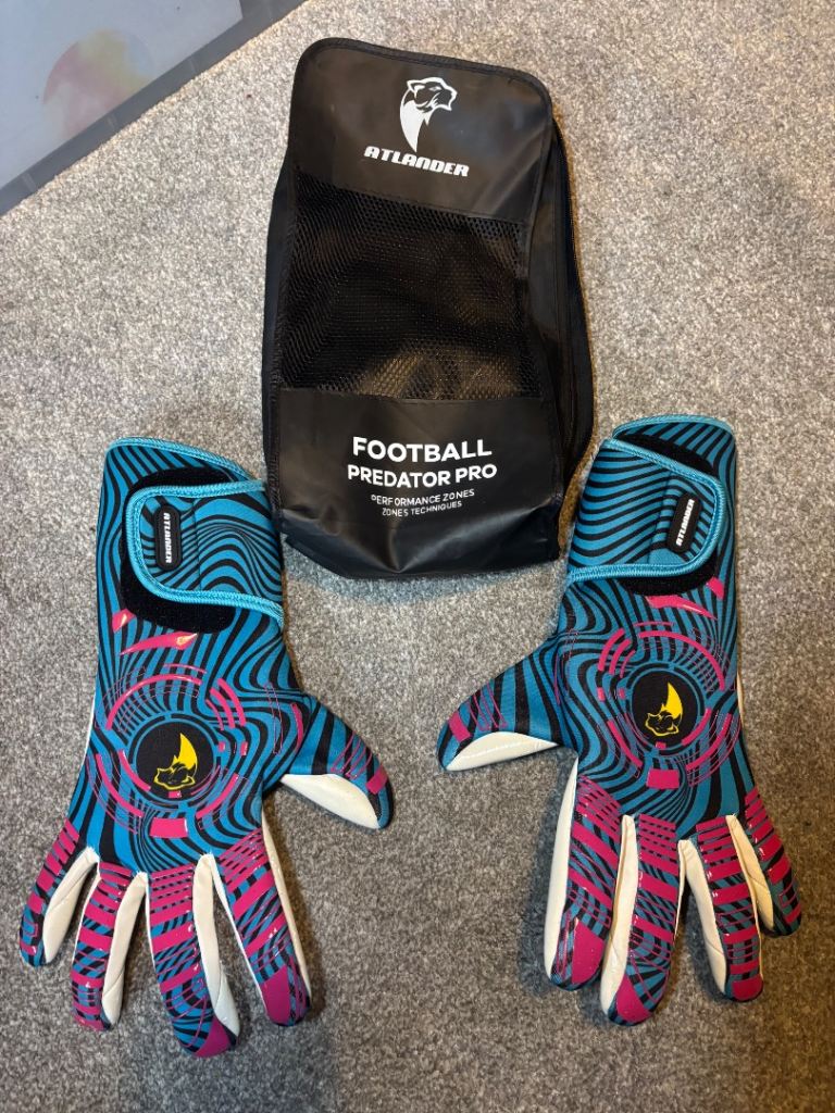 Predator Pro Size 9 Palm Width 9.1cm Goalkeeper Gloves 