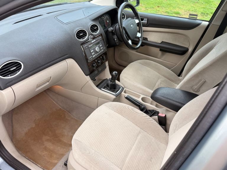 FORD FOCUS / 58K LOW MILES - LONG MOT