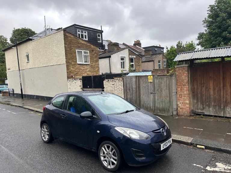 Mazda, 2, Hatchback, 2013, Manual, 1349 (cc), 3 doors