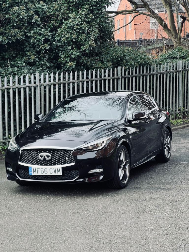 Infiniti, Q30, Hatchback, 2016, Semi-Auto, 2143 (cc), 5 doors
