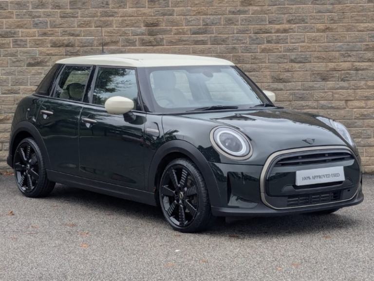 MINI HATCHBACK 1.5 Cooper Resolute Edition 5dr Auto