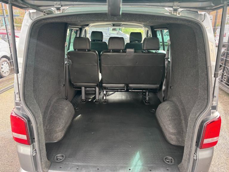 2015 Volkswagen Transporter 2.0 BiTDI 180PS Highline Kombi Van 4MOTION WINDOW VAN Diesel Manual