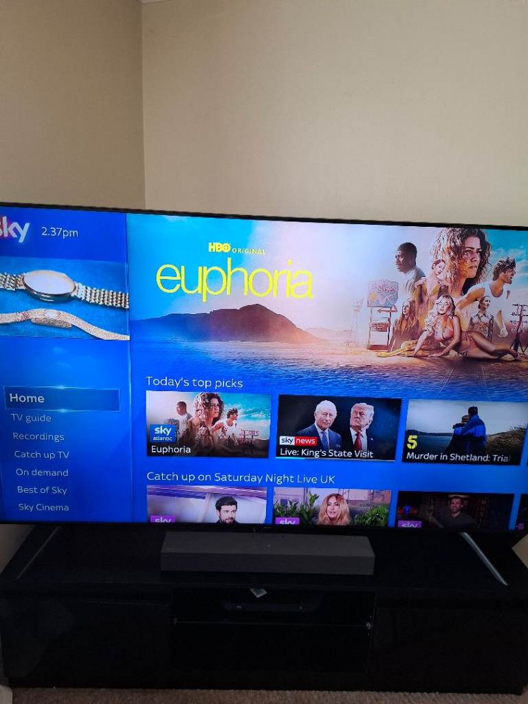 Samsung 75” Smart TV + Soundbar +Unit – Excellent Condition