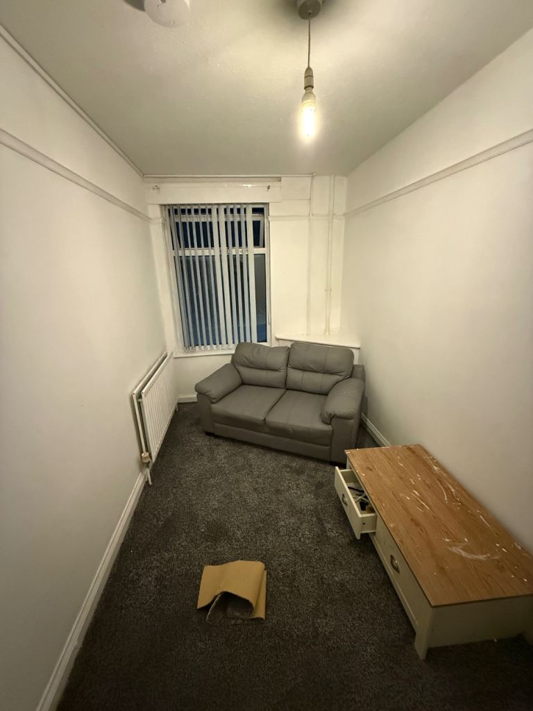 2 Bed Flat for rent in Tyseley UC Only