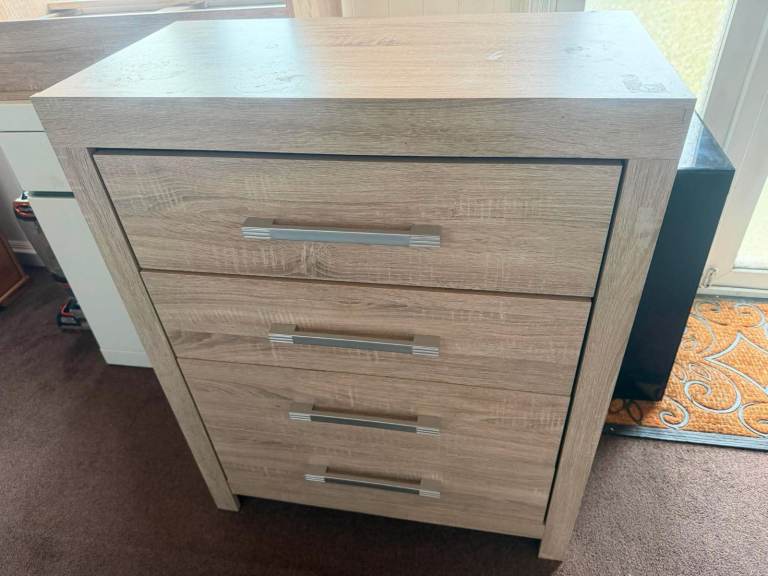 Light Wood Chest of Drawers - Good Condition