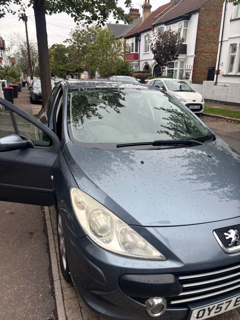 Breaking Peugeot 307 most parts available 