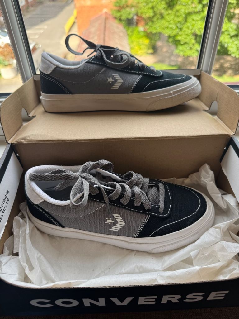 Converse Boulevard Ox Kids Trainers – Size UK 13.5 / EU 32 / US 1 Youth- Pick up only