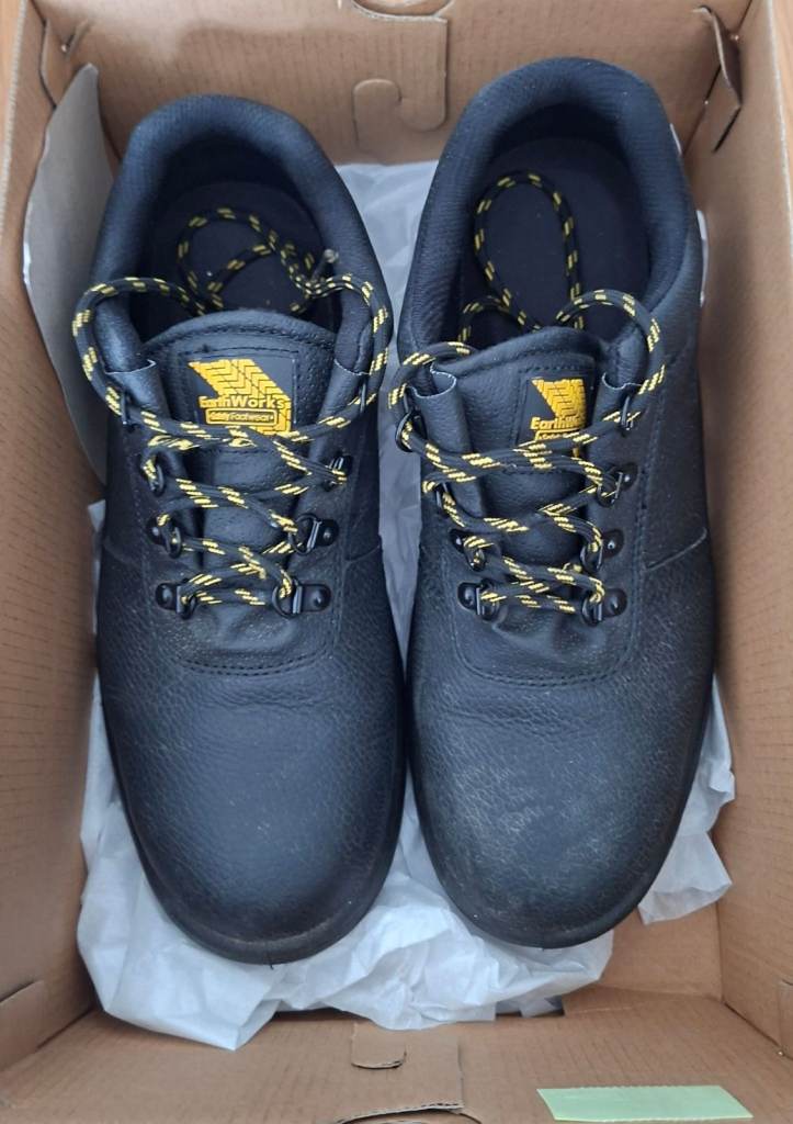 Earthworks steel toe caps safety footwear 