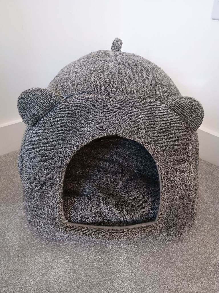 Grey igloo cat bed