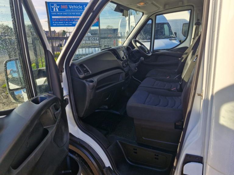 IVECO DAILY LUTON BUSINESS 2.3 D HPI 14V 35S 3000 2021