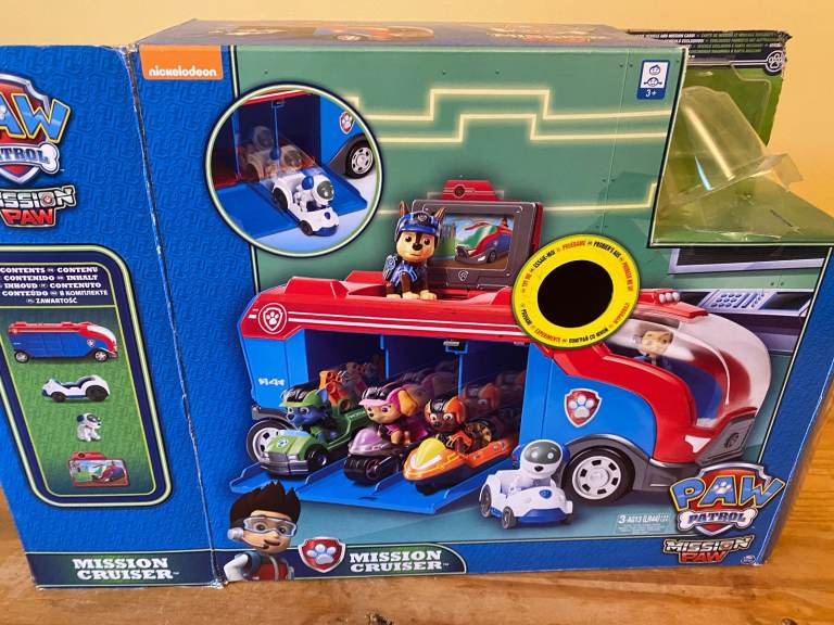 Paw Patrol Mission Cruiser with 5 extra characters and vehicles