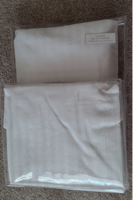 White Striped Egyptian Cotton Double Duvet Cover with 2 Pillowcases NEW