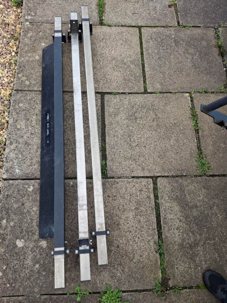 Renault Trafic Roof Bars