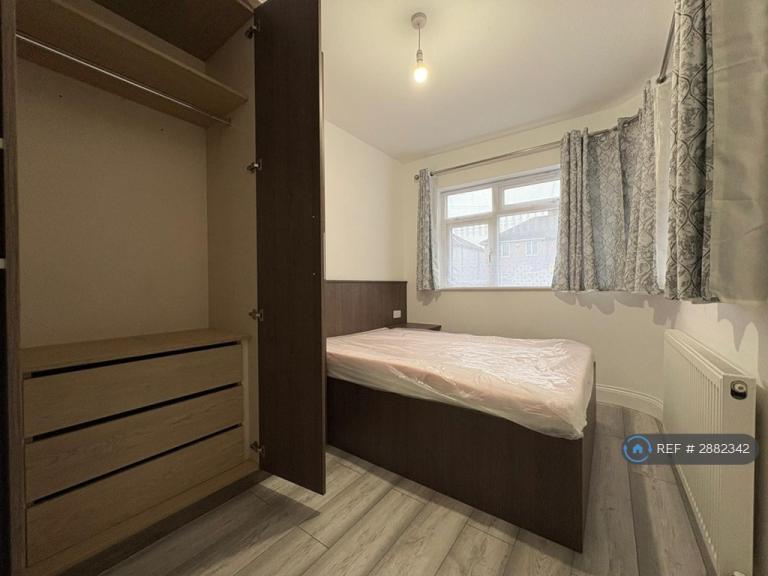 1 bedroom in Marvell Avenue, Hayes, UB4 (#2882342)