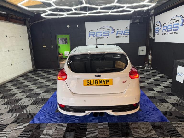 2018 Ford Focus 2.0T EcoBoost ST-3 Navigation 5dr HATCHBACK Petrol Manual