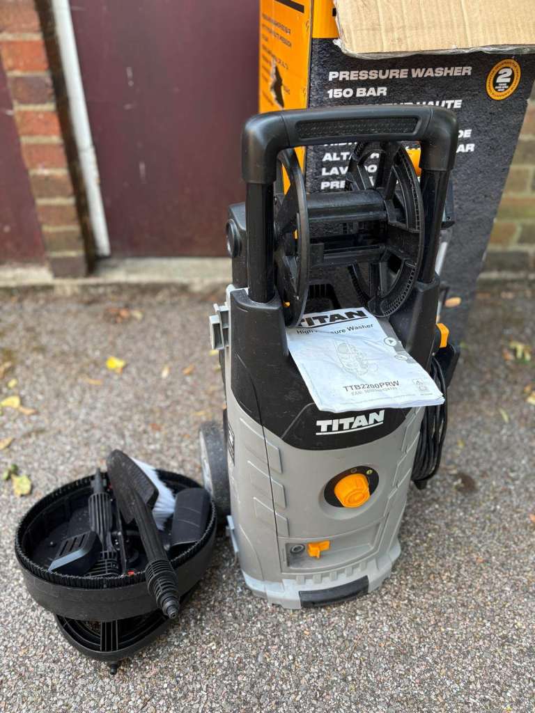 TITAN 2200W 150 BAR PRESSURE WASHER IN BOX ON OFFER BARGAIN
