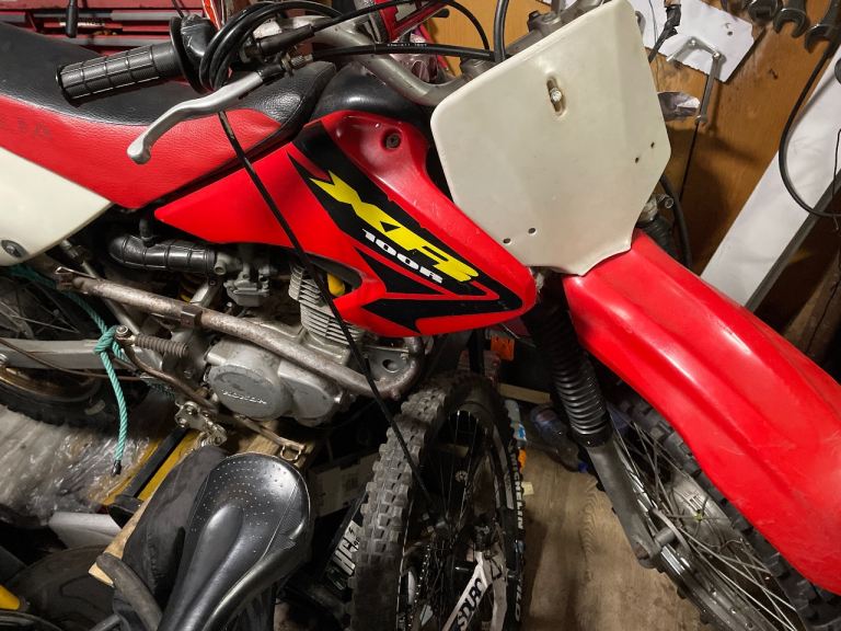 Honda xr 100r off road dirt bike pit