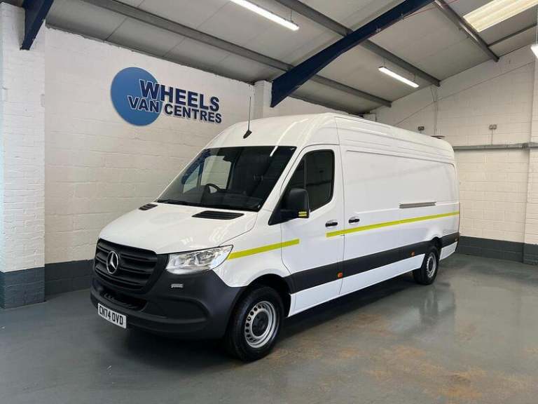 2024 Mercedes-Benz Sprinter 3.5t H2 Progressive Van PANEL VAN DIESEL Manual