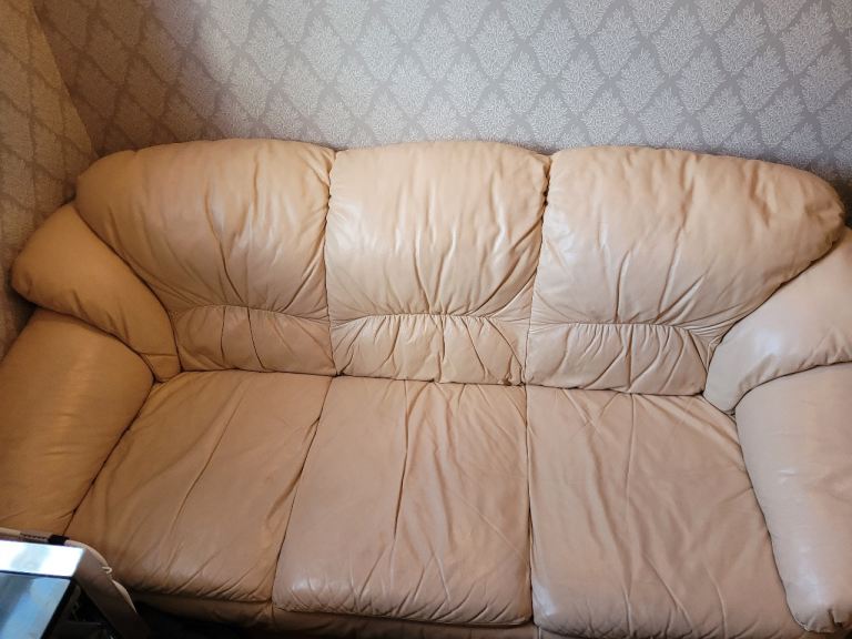 Leather 3 seater cream sofa 