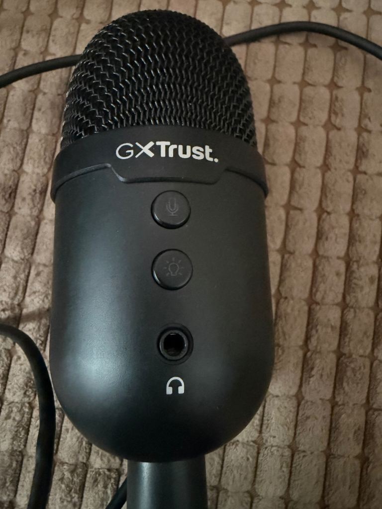 GXTrust USB Microphone. Perfect for Streaming, Gaming & Work Calls