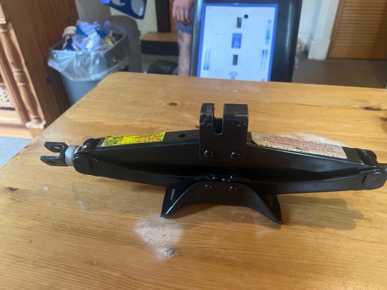 car lifter /jacky 