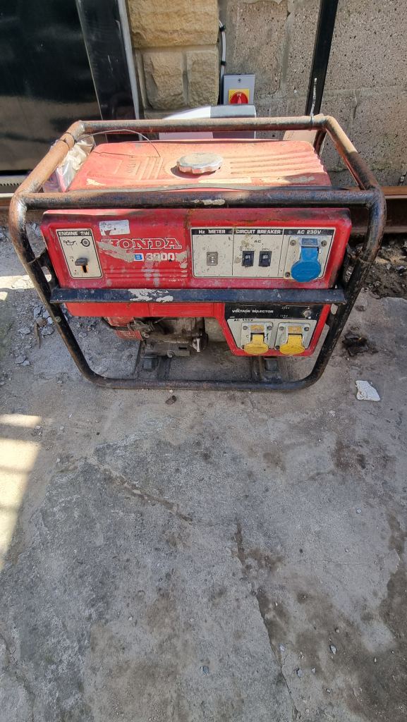 Honda eb 3000 generator 110/240