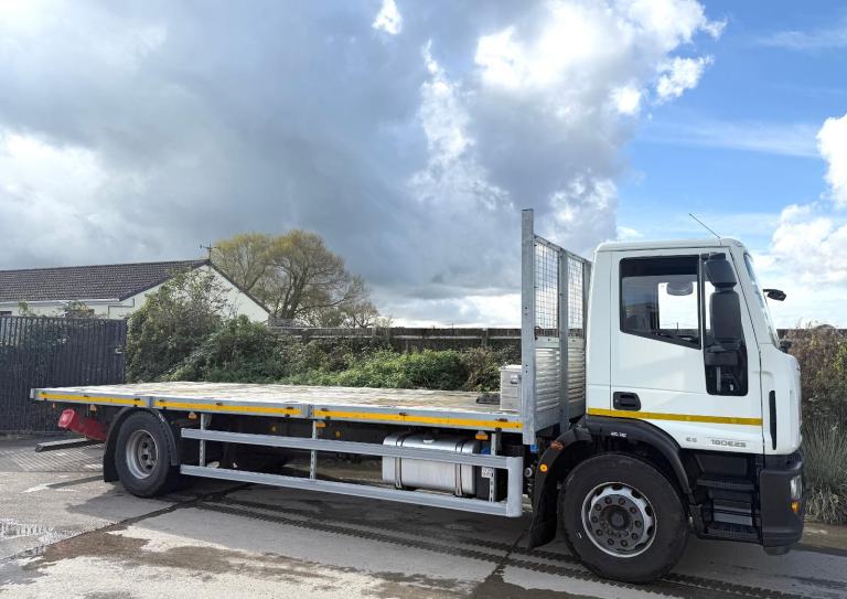 2014 IVECO EUROCARGO 180E25 ALLOY FLATBED EURO-6 18TON U-LEZ !! 5,000 MILES !!