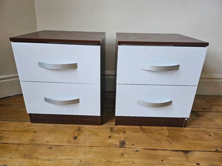 Bedside cabinets