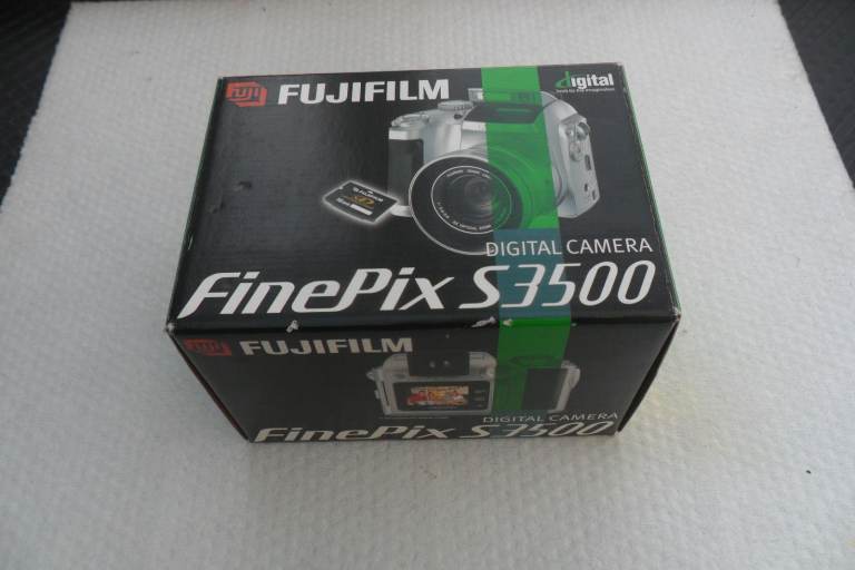 FUJIFILM FINEPIX 3500 DIGITAL CAMERA