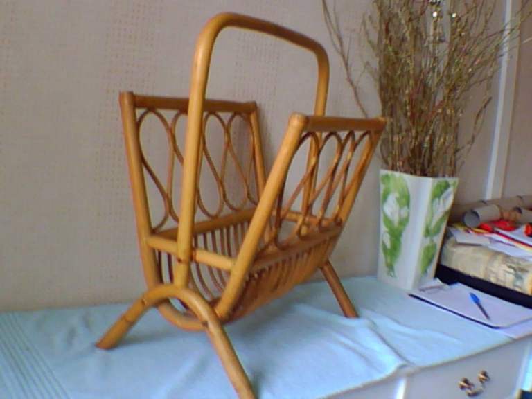MAGAZINE RACK