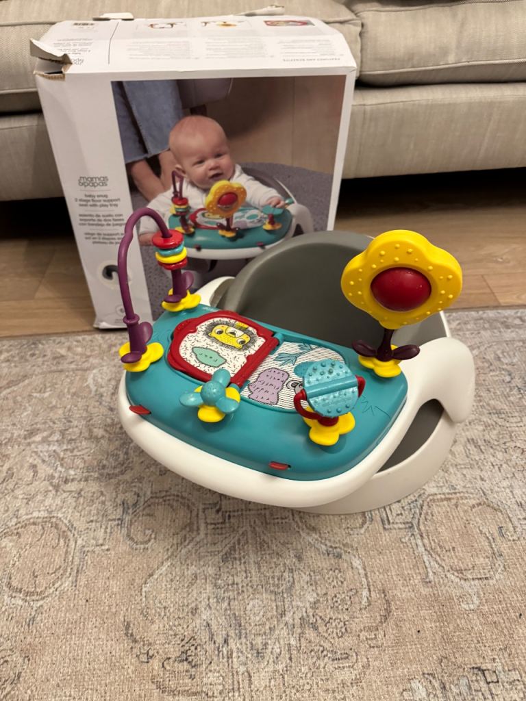 *SOLD* Mamas & Papas Baby Snug Seat with Play Tray – As Good As New