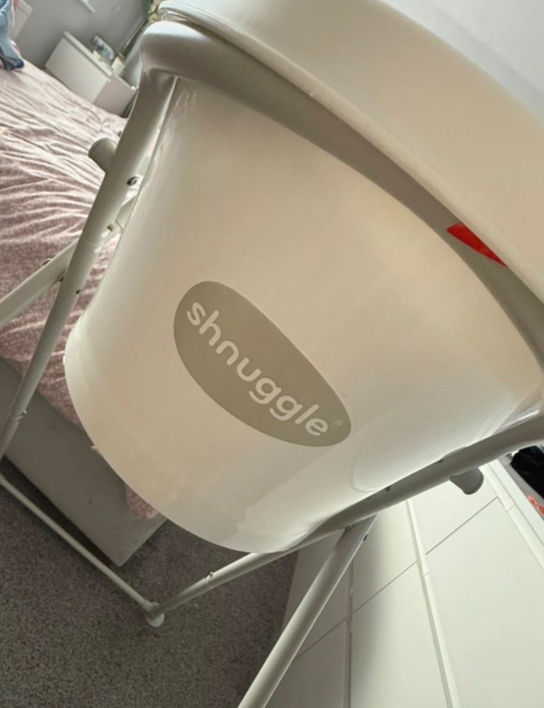 Shnuggle Bath & Stand. 