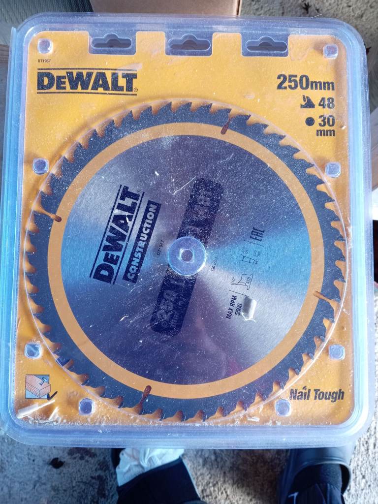 image for 4 x Dewalt chopsaw blades