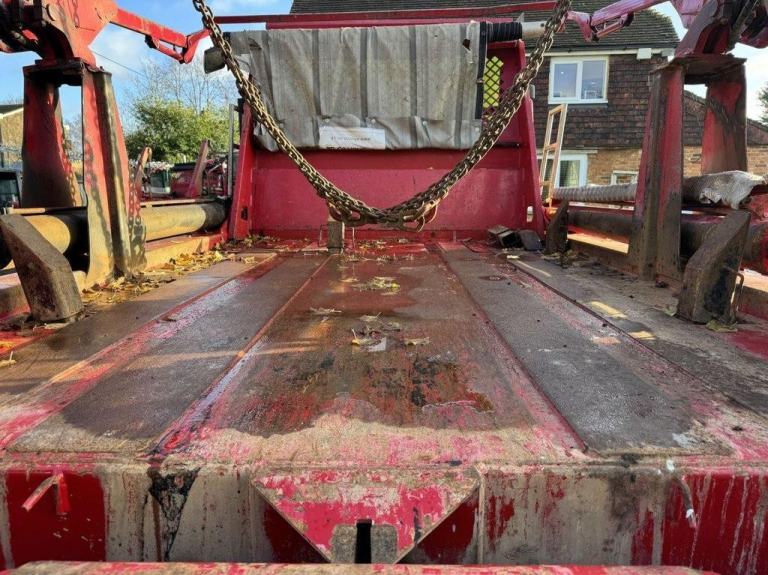 2018 MERCEDES ECONIC 1830 SKIP LOADER