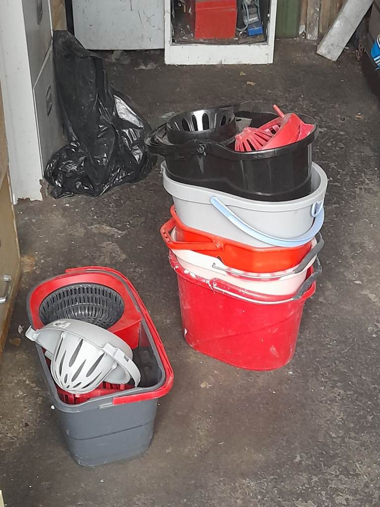 Mixed Lot of Buckets and Mop Bucket with Wringer – Good Condition