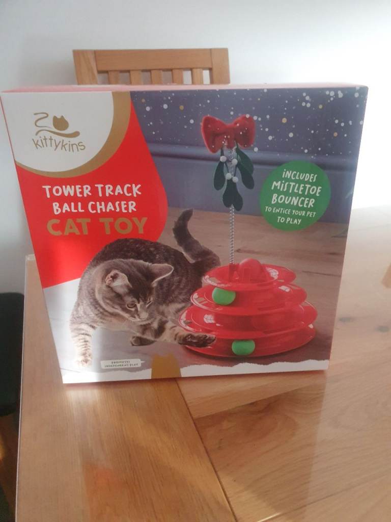 Tower track ball chaser cat toy 