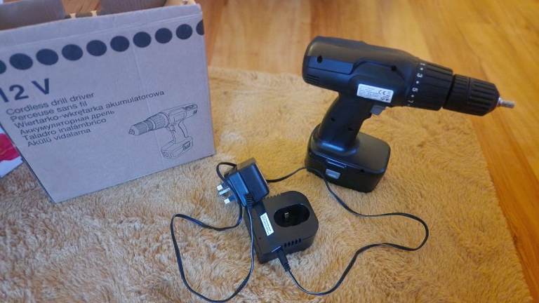 Cordless drill driver 