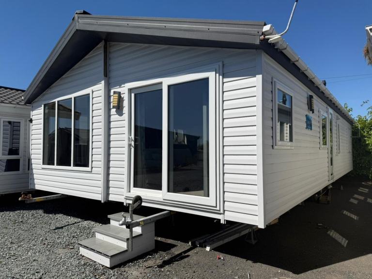 2021 WILLERBY CADENCE 40X20 • LUXURY 2 BED LODGE • LOG BURNER • OFF-SITE