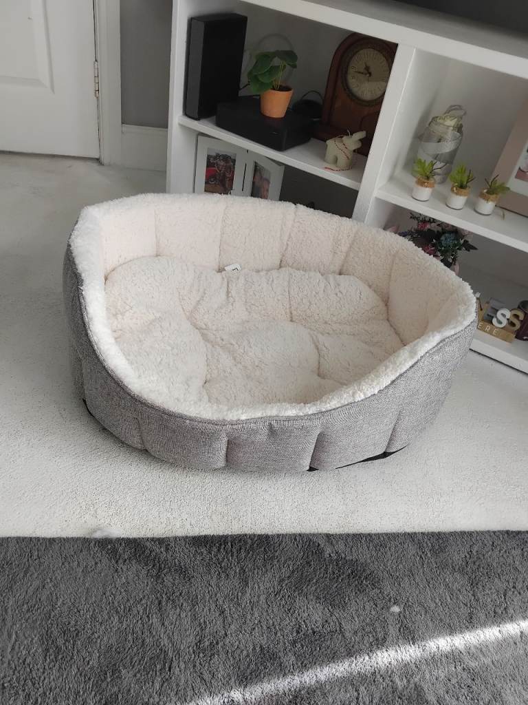 New dog bed large 