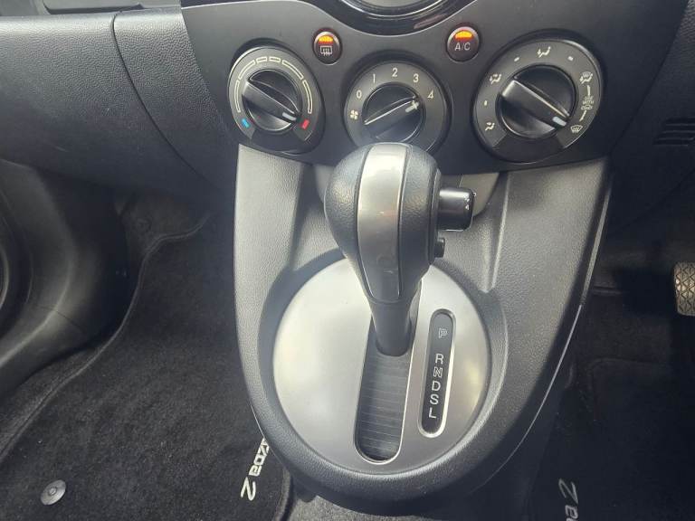 Mazda, 2, Hatchback, 2013, Automatic, 1498 (cc), 5 doors