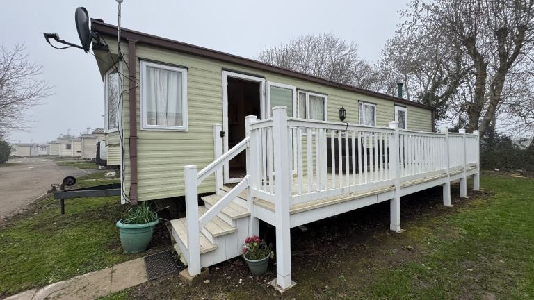  2 Bedroom Static Caravan with decking Dovercourt Caravan Site