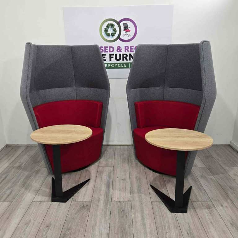 Boss Design High-Back Tub Chair + Laptop Table – Red/Grey Fabric, Oak/Black Table (W1000mm)