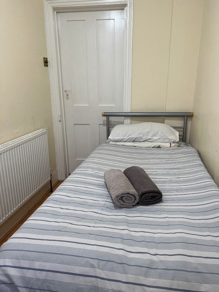 Small Single Room | in Hendon, London | Gumtree