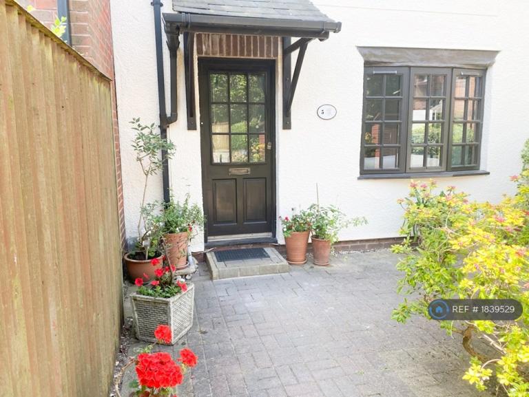 3 bedroom house in Vallis Close, Poole, BH15 (3 bed) (#1839529)