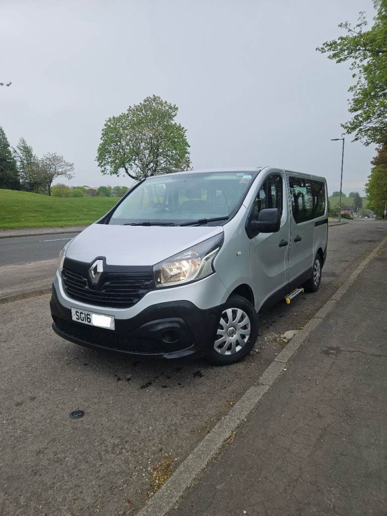 16/ reg Renault trafic 9 seats  minibus ulez comp sim vivaro transit custom relay boxer camper van
