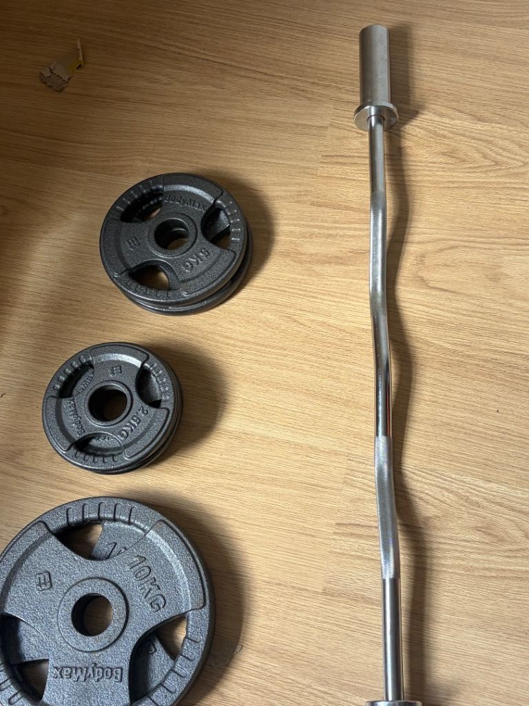 Bodymax Weight Plates & EZ Curl Bar – Good Condition