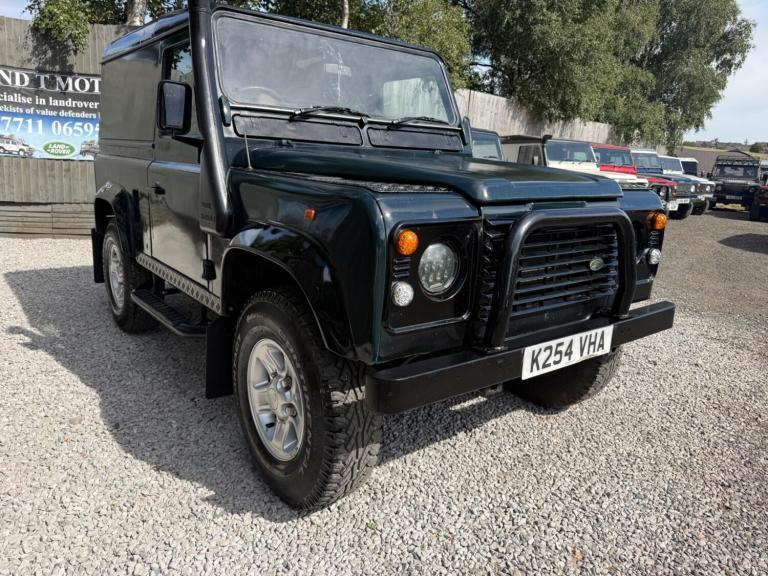 1993 Land Rover Defender 90 2.5 TDi County Station Wagon 3dr NA DIESEL Manual