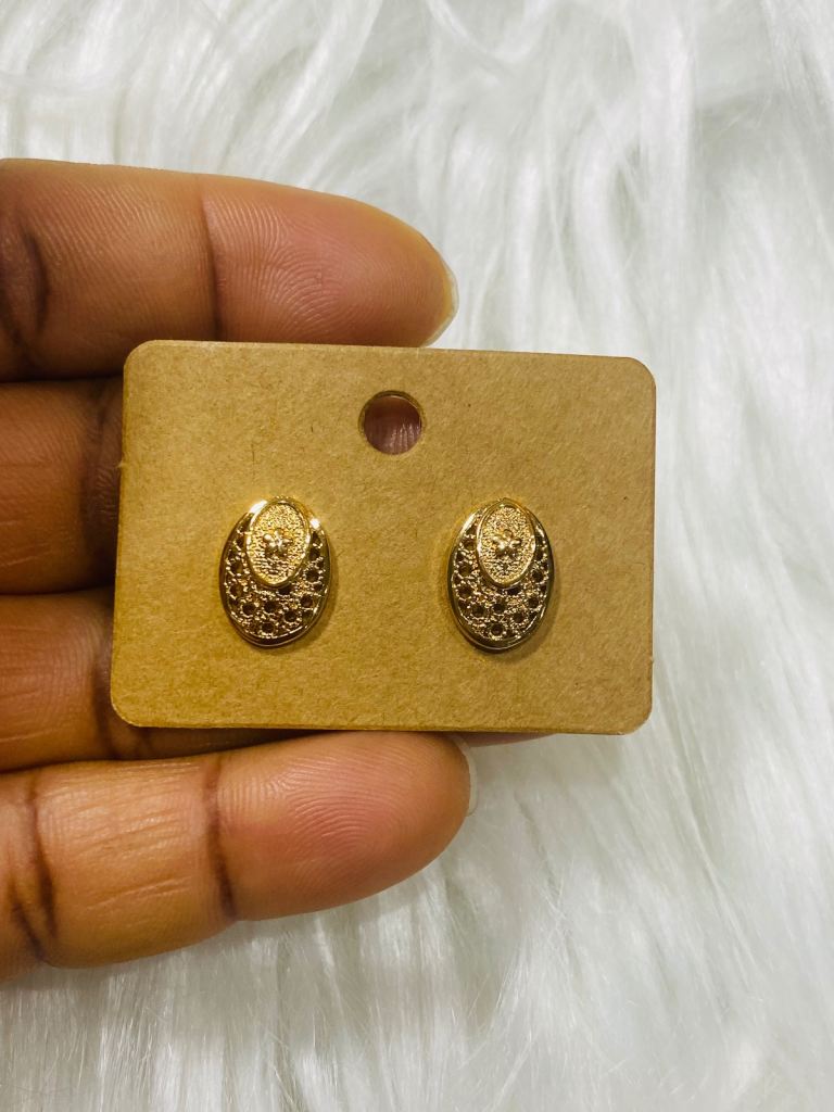 Beautiful stud earrings 2